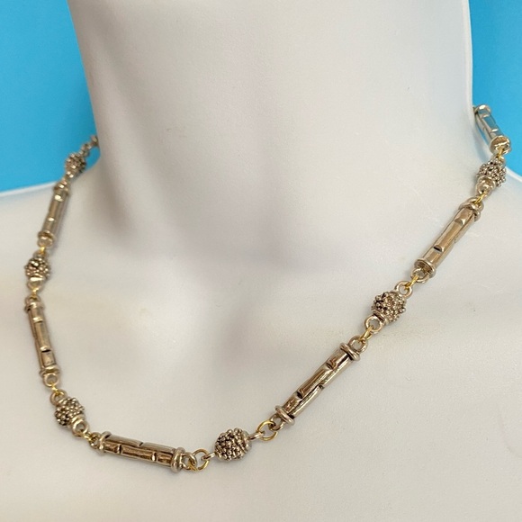 Silver Tone Magnetic Clasp Heavy Textured Links Necklace - Picture 1 of 6